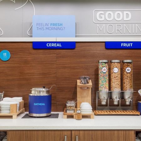 Holiday Inn Express & Suites - Elizabethtown North By Ihg Exteriör bild